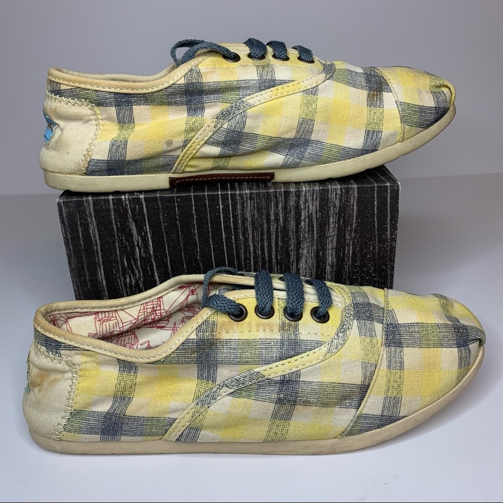 TOMS Lace up Classic Plaids Size 7.5